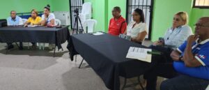 Los delegados de los clubes participantes: Dimitri Mendoza, Ingrid Aquino, Dandry Then, Luis Rojas, Suleyda Monsac, Carmen Casado y el director técnico Carlos Gerónimo.