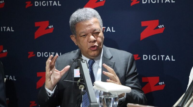 Leonel Fernández pide al Gobierno reducir los combustibles tras caída del precio del petróleo