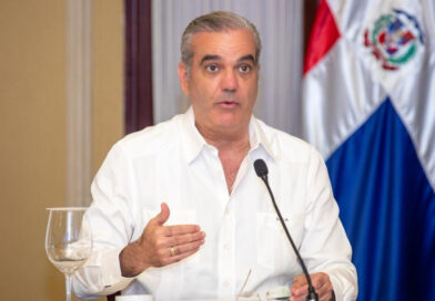 residente Luis Abinader anuncia que el Gobierno mantendrá sin variación precios de los combustibles para la presente semana