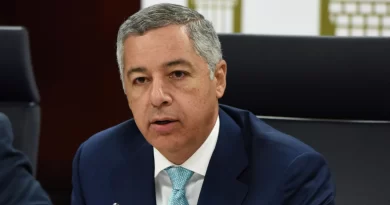Exministro de Hacienda Donald Guerrero y otros 28 son enviados a juicio de fondo por desfalco al Estado Exministro de Hacienda Donald Guerrero y otros 28 son enviados a juicio de fondo por desfalco al Estado