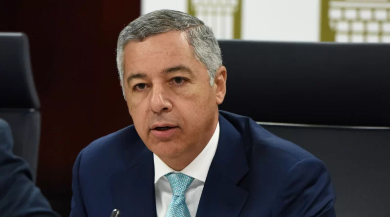Exministro de Hacienda Donald Guerrero y otros 28 son enviados a juicio de fondo por desfalco al Estado Exministro de Hacienda Donald Guerrero y otros 28 son enviados a juicio de fondo por desfalco al Estado