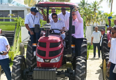 Ministro David Collado entrega 42 equipos a ayuntamientos con vocación turística para recolección de desechos