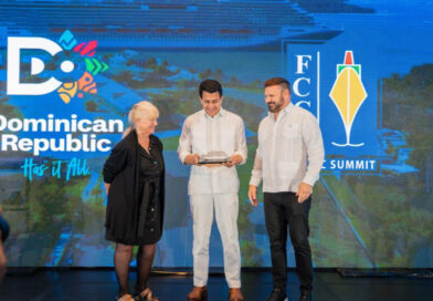 FCCA reconoce al ministro David Collado por su liderazgo en el crecimiento de la industria de cruceros de RD