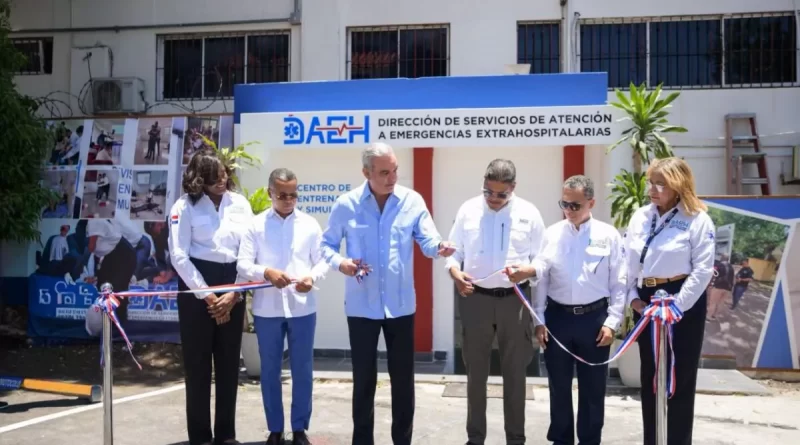 Abinader inaugura Centro de Entrenamiento y Simulación de la DAEH