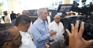 Abinader reitera posición del Gobierno de mantener la cesantía y llama al consenso