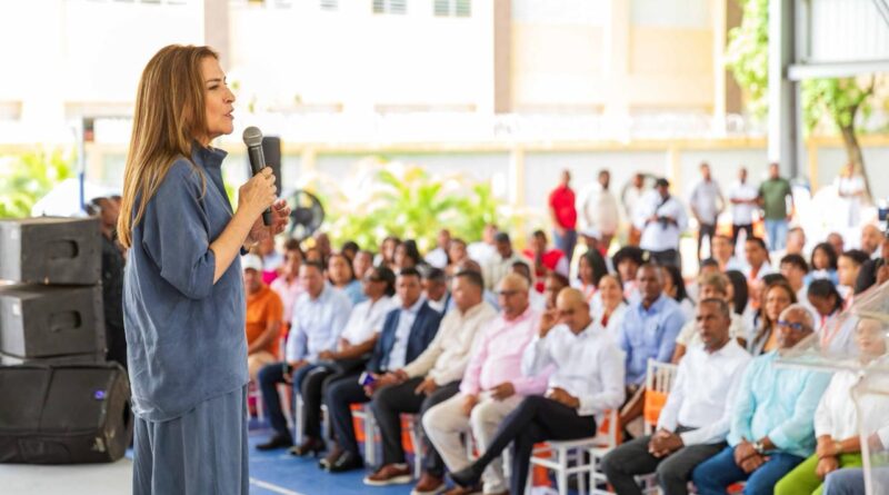 Carolina plantea agenda de desarrollo para Hato Mayor centrada en empleo, producción y turismo Carolina plantea agenda de desarrollo para Hato Mayor centrada en empleo, producción y turismo