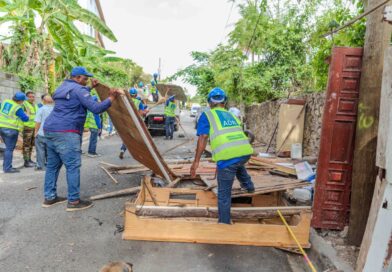 Carolina ordena retirar infraestructuras y recuperar aceras ocupadas irregularmente en Arroyo Hondo Carolina ordena retirar infraestructuras y recuperar aceras ocupadas irregularmente en Arroyo Hondo
