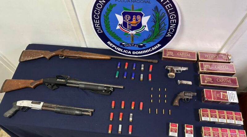 Ocupan arsenal y cigarrillos de contrabando durante allanamientos en Santiago Ocupan arsenal y cigarrillos de contrabando durante allanamientos en Santiago